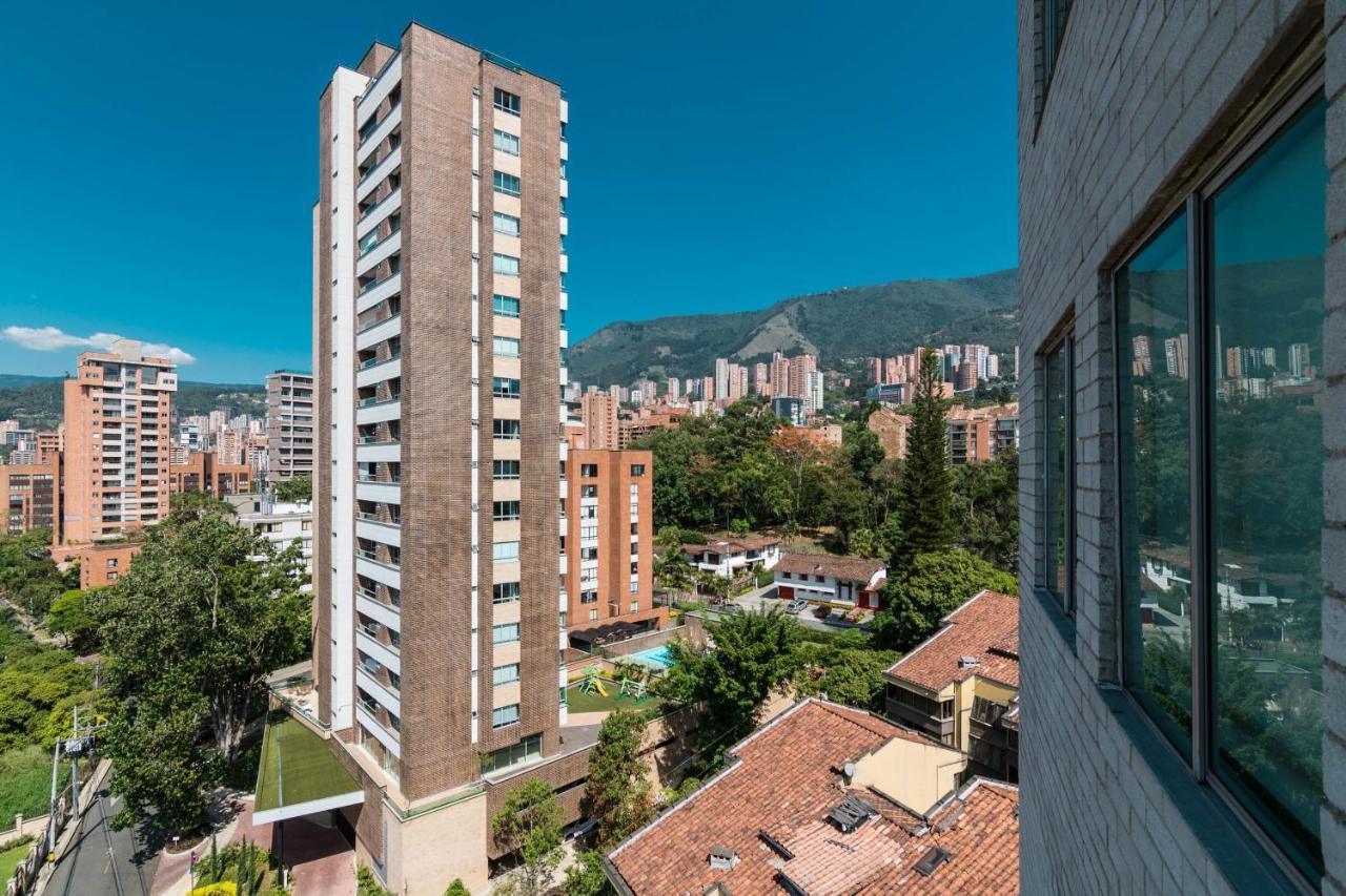 Apartamentos Poblado Alejandria By Housy Host Medellín Esterno foto