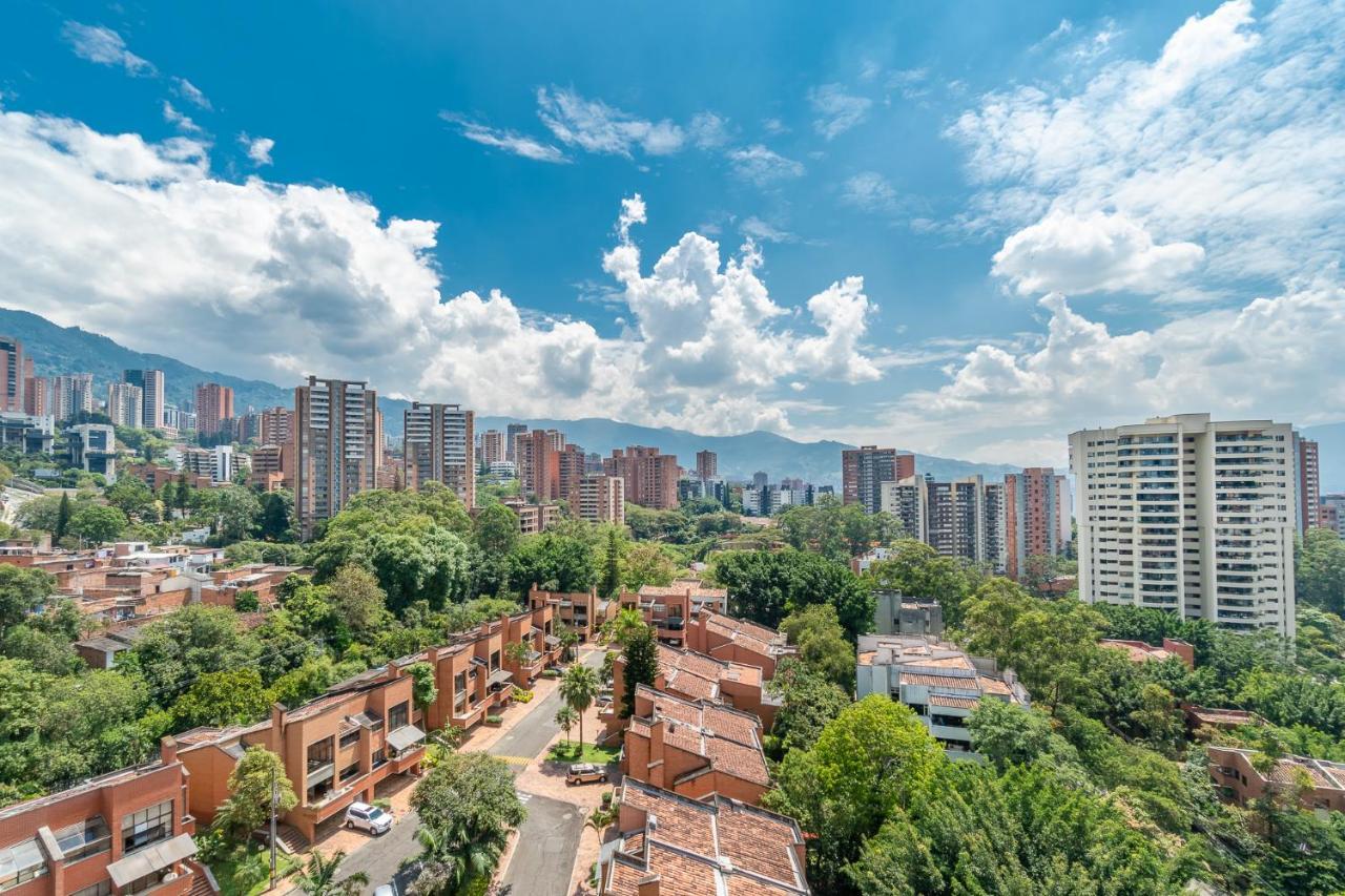 Apartamentos Poblado Alejandria By Housy Host Medellín Esterno foto