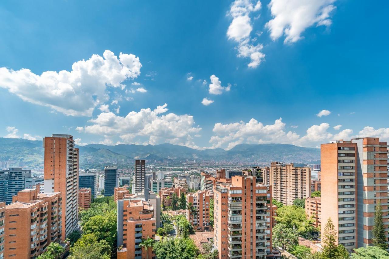 Apartamentos Poblado Alejandria By Housy Host Medellín Esterno foto