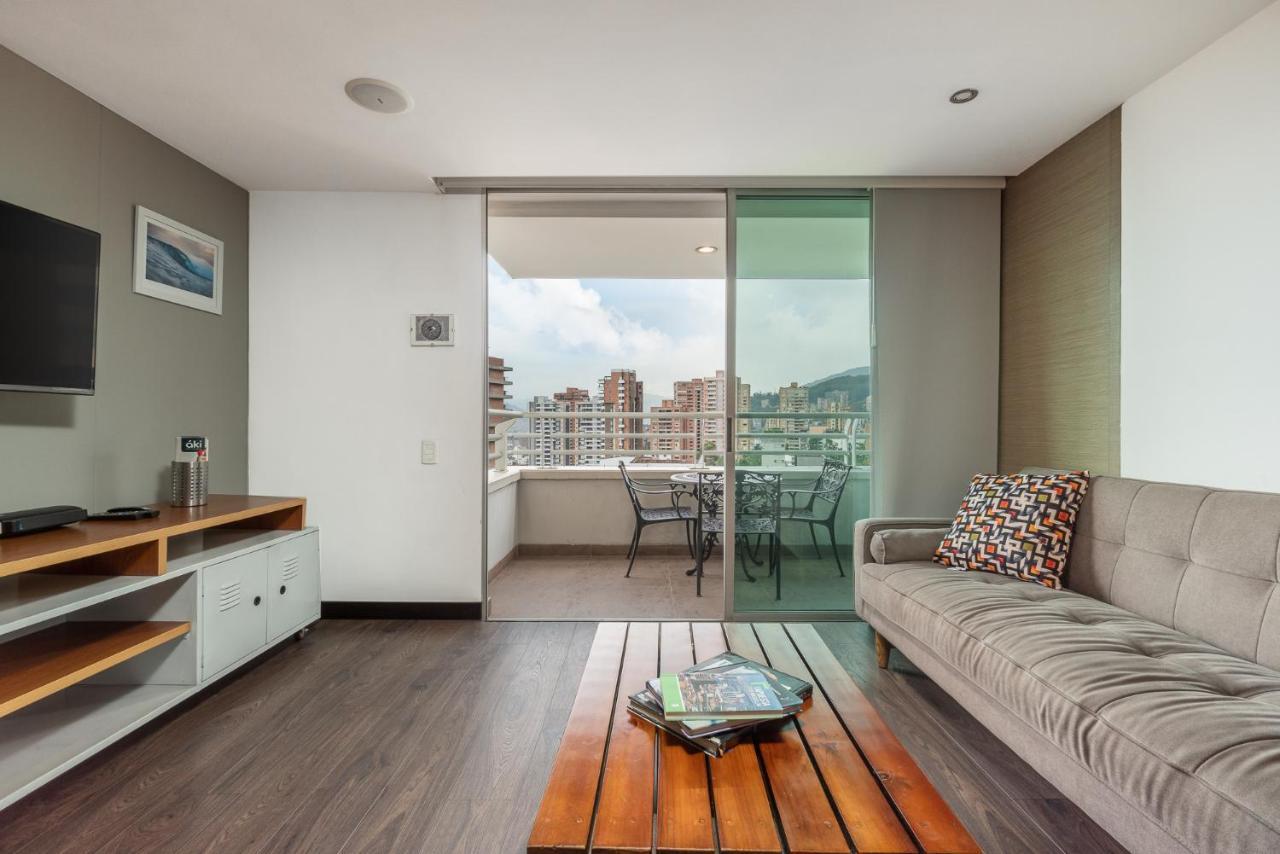 Apartamentos Poblado Alejandria By Housy Host Medellín Esterno foto