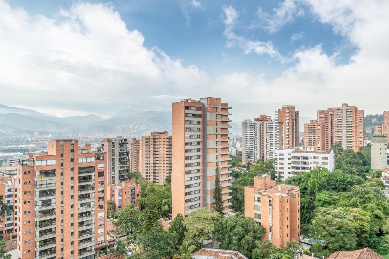 Apartamentos Poblado Alejandria By Housy Host Medellín Esterno foto