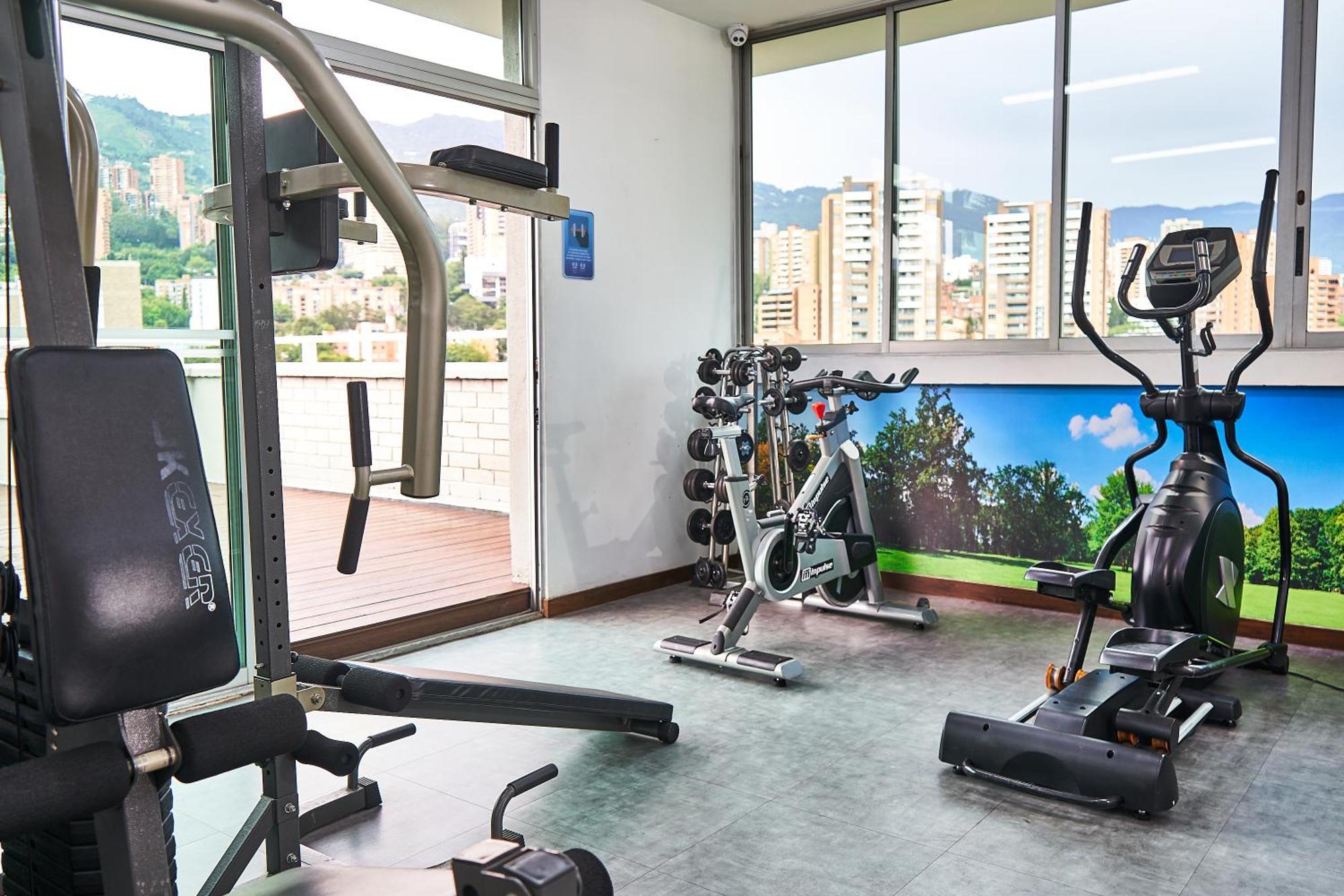Apartamentos Poblado Alejandria By Housy Host Medellín Esterno foto