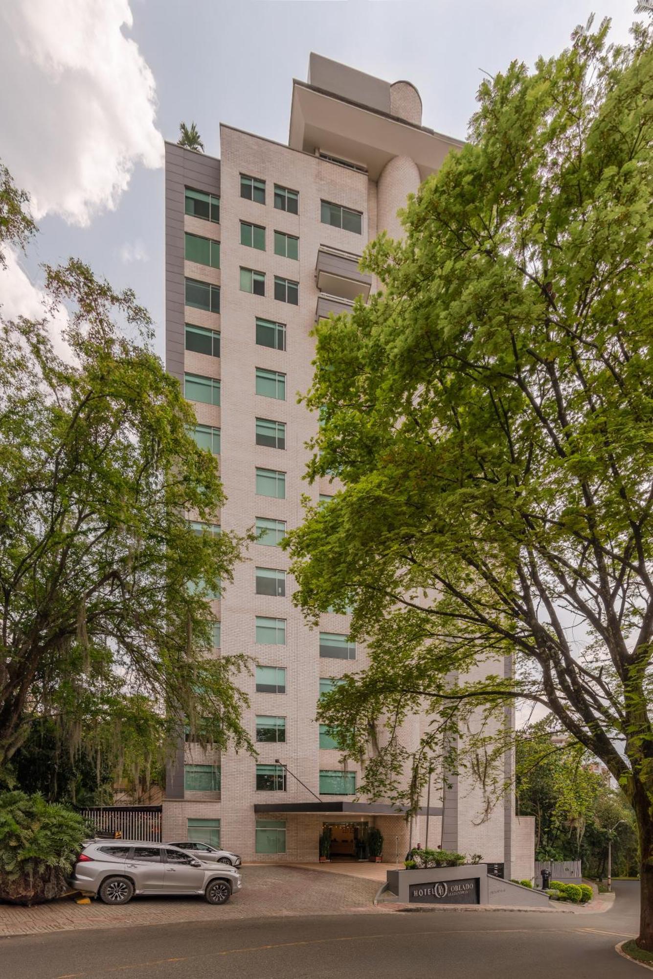 Apartamentos Poblado Alejandria By Housy Host Medellín Esterno foto