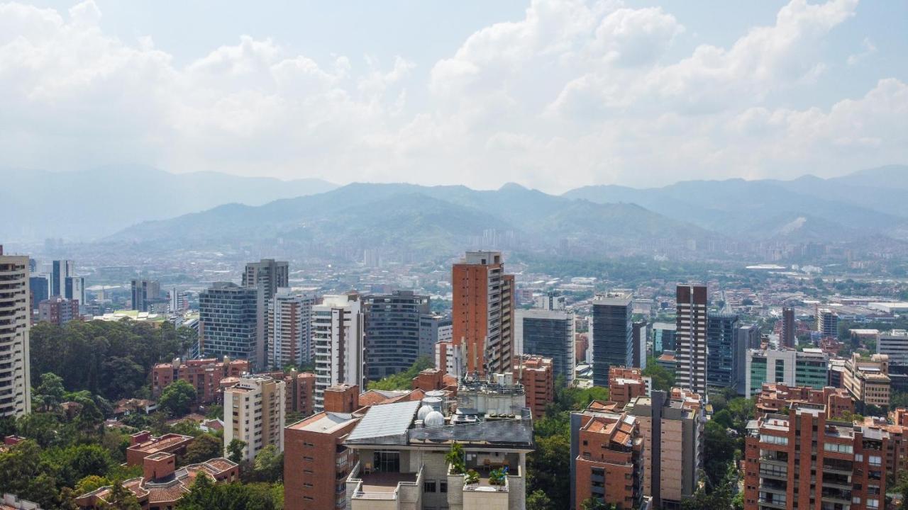 Apartamentos Poblado Alejandria By Housy Host Medellín Esterno foto